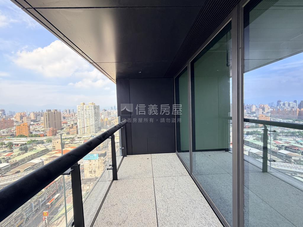 馥華艾美．尊榮豪邸房屋室內格局與周邊環境