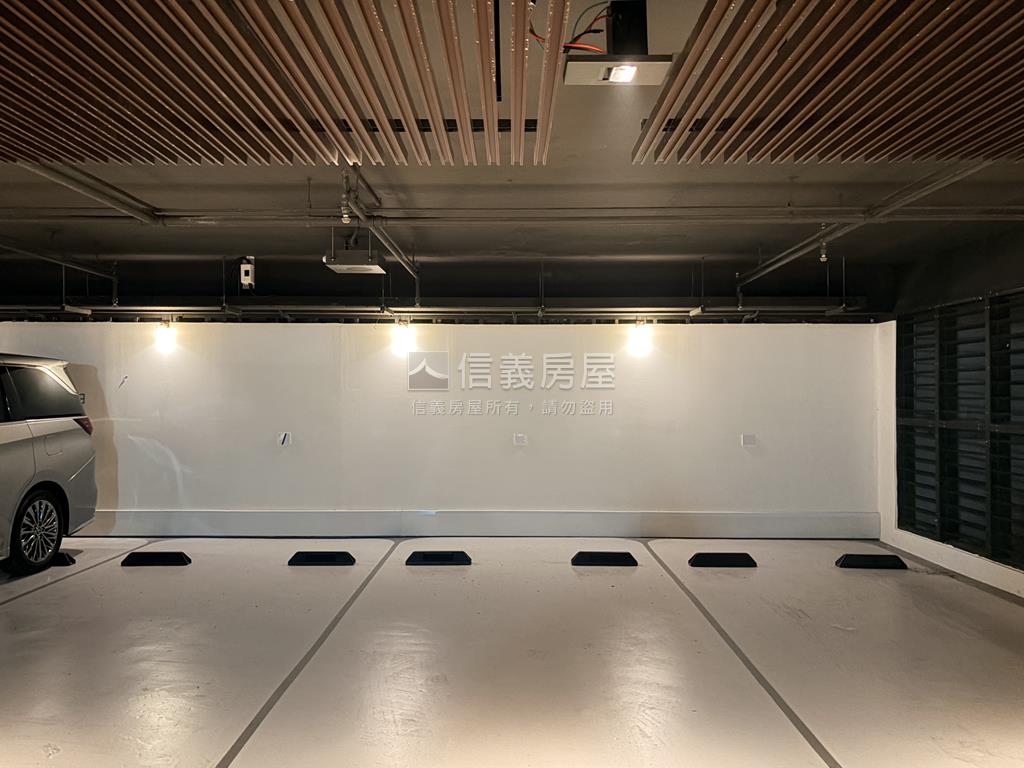 馥華艾美．尊榮豪邸房屋室內格局與周邊環境