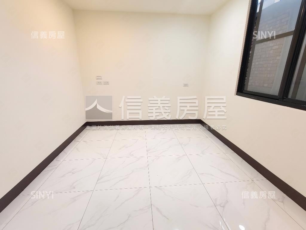 近鳳山體育館翻新透天房屋室內格局與周邊環境