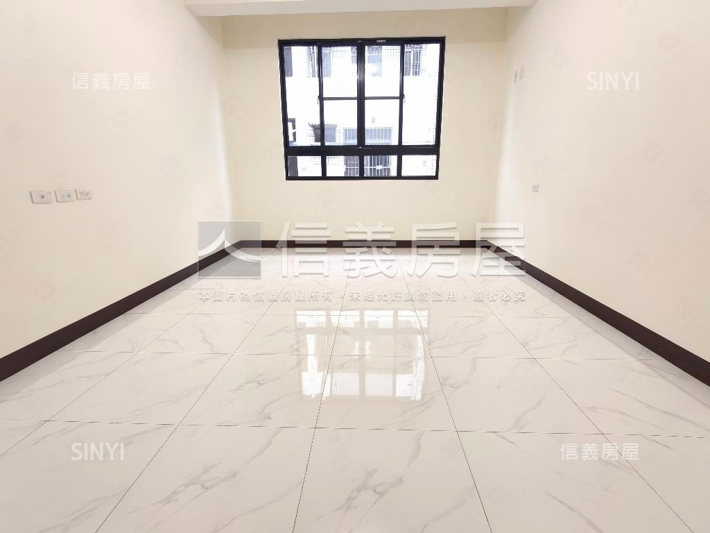 近鳳山體育館翻新透天房屋室內格局與周邊環境