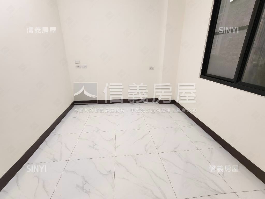 近鳳山體育館翻新透天房屋室內格局與周邊環境