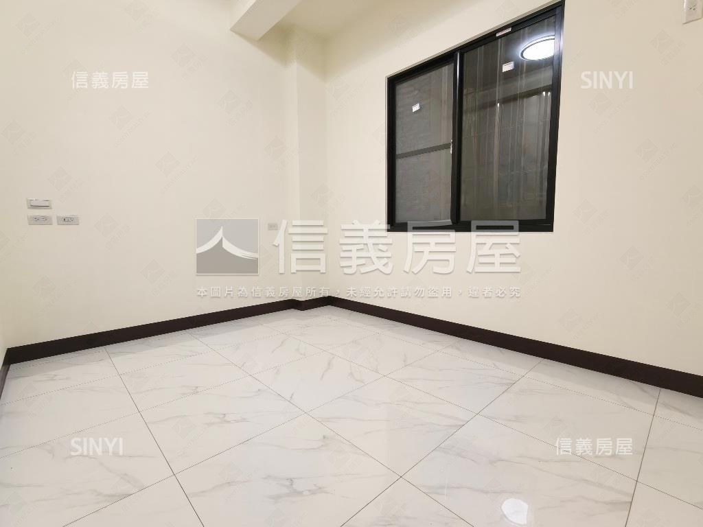近鳳山體育館翻新透天房屋室內格局與周邊環境