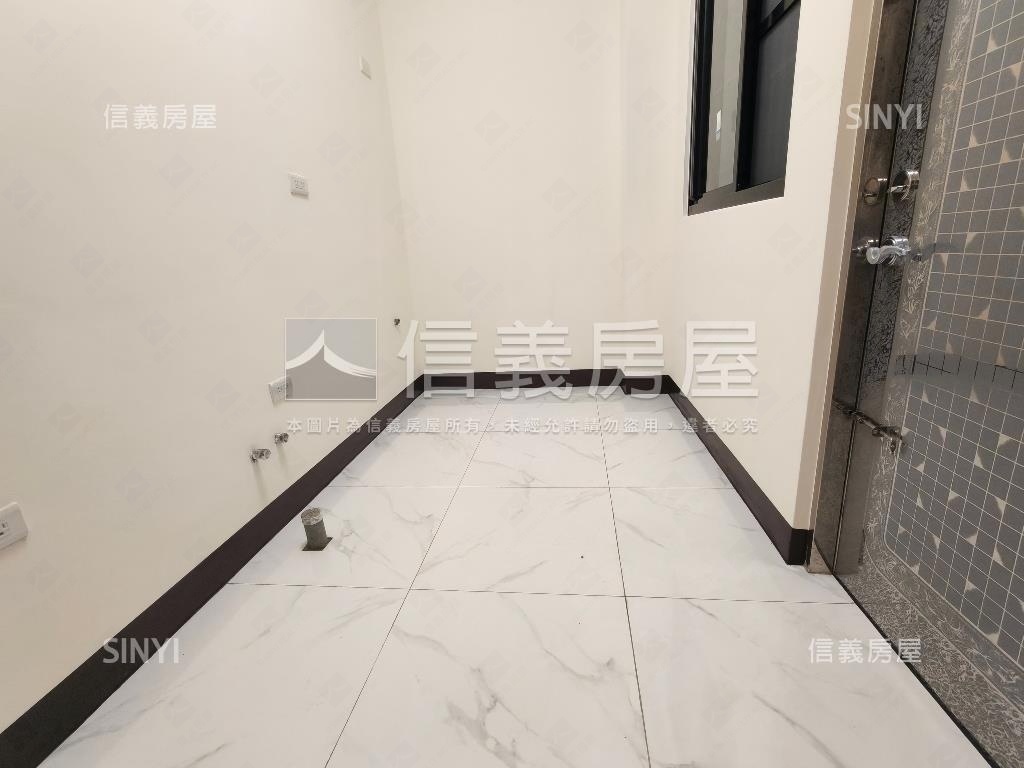 近鳳山體育館翻新透天房屋室內格局與周邊環境