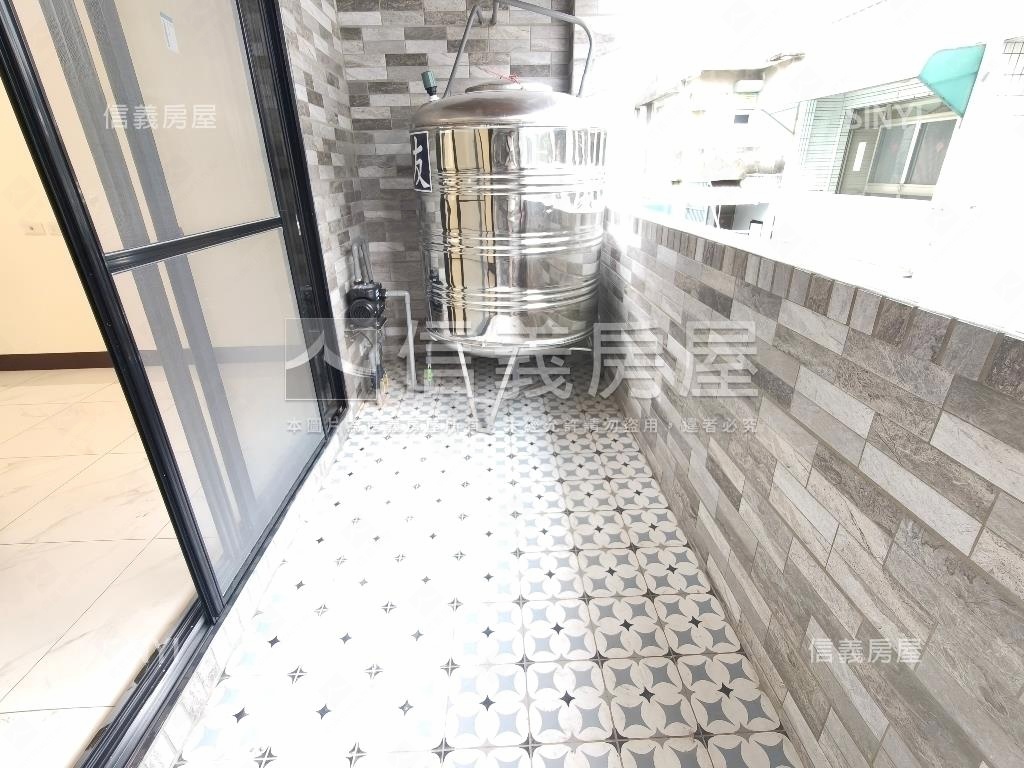 近鳳山體育館翻新透天房屋室內格局與周邊環境