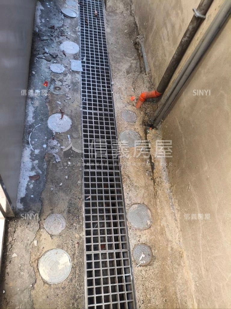 近鳳山體育館翻新透天房屋室內格局與周邊環境