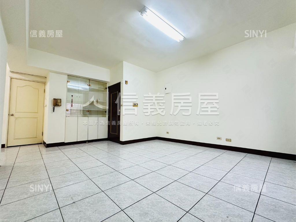 邊間華廈４房房屋室內格局與周邊環境