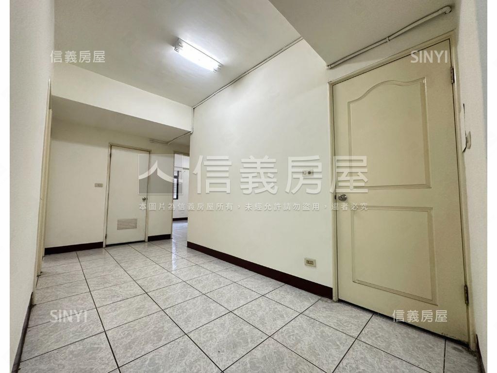 邊間華廈４房房屋室內格局與周邊環境