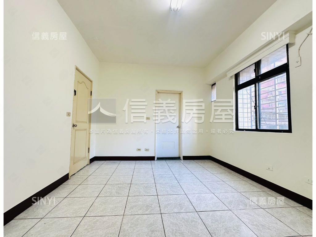 邊間華廈４房房屋室內格局與周邊環境