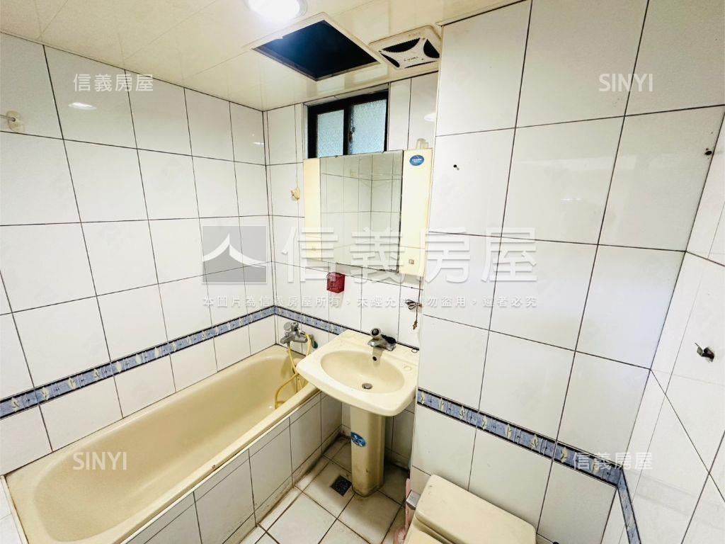 邊間華廈４房房屋室內格局與周邊環境