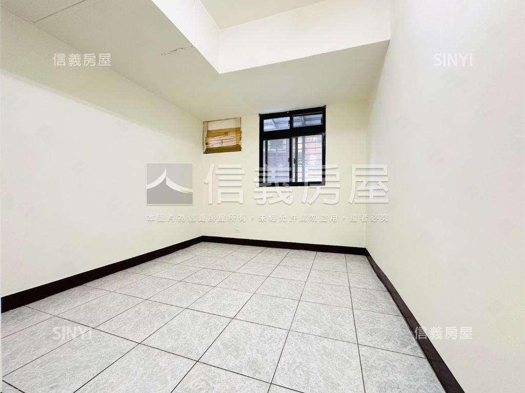 邊間華廈４房房屋室內格局與周邊環境