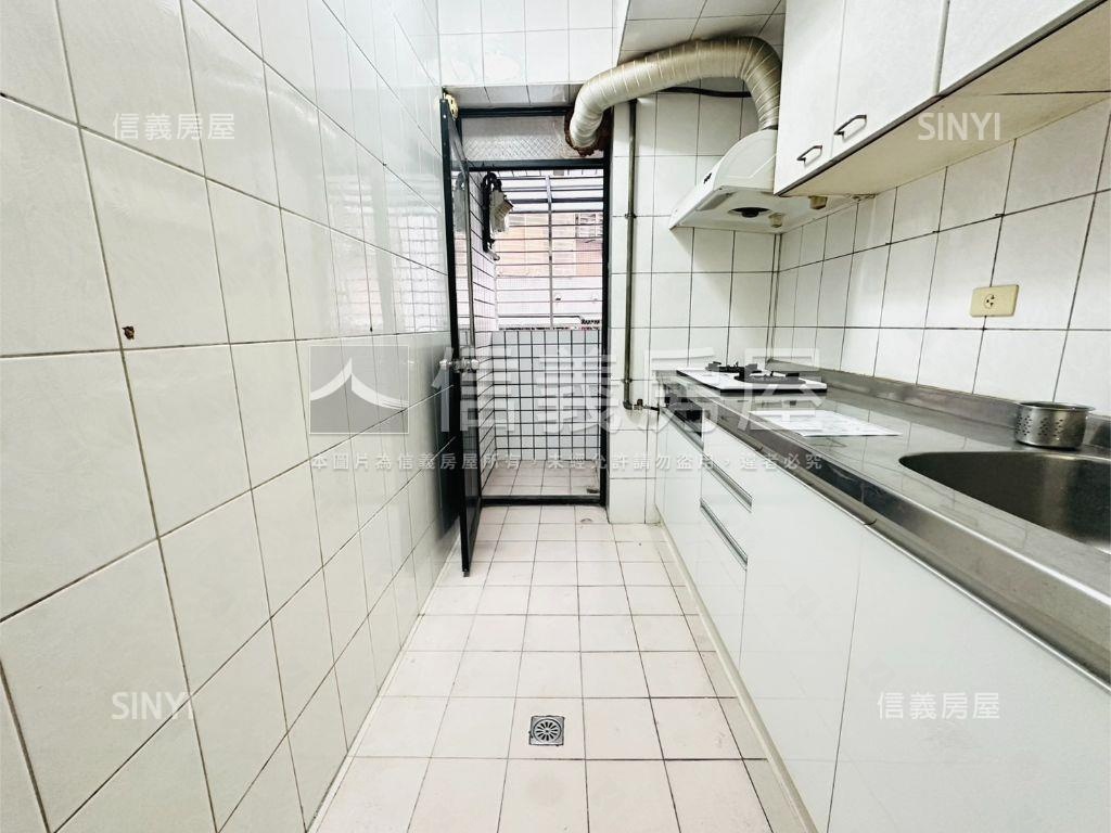 邊間華廈４房房屋室內格局與周邊環境