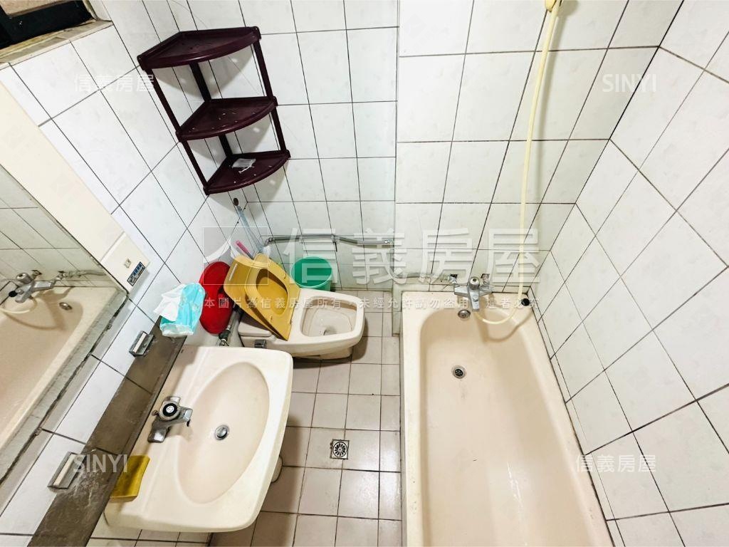 邊間華廈４房房屋室內格局與周邊環境