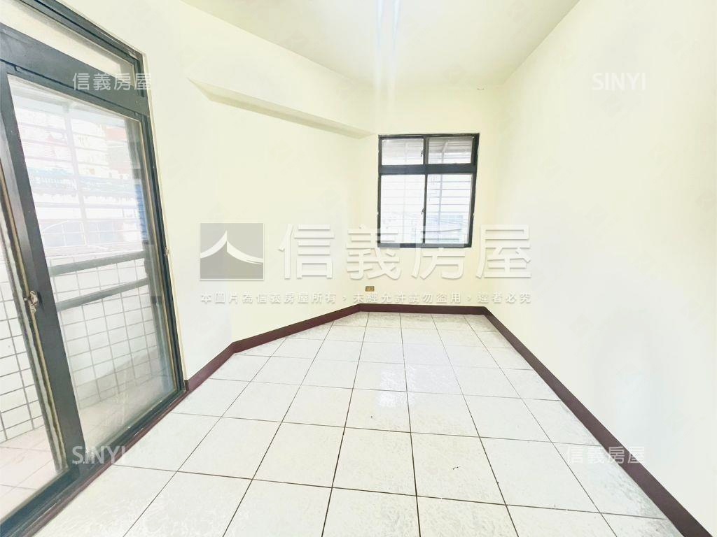 邊間華廈４房房屋室內格局與周邊環境