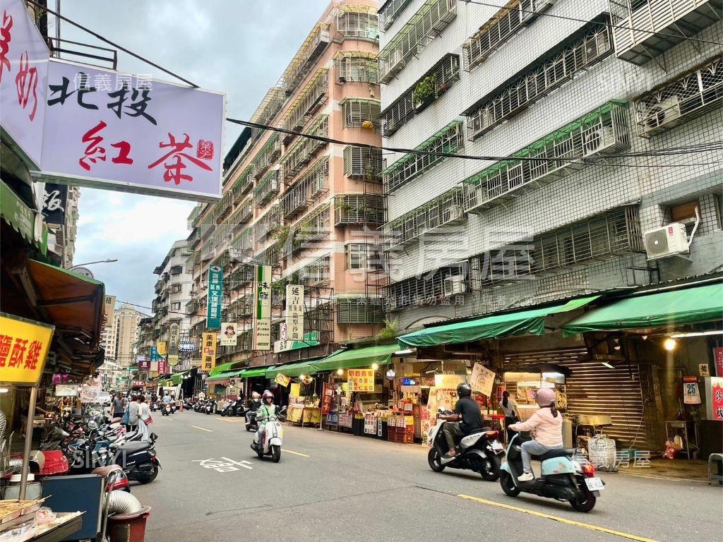 邊間華廈４房房屋室內格局與周邊環境