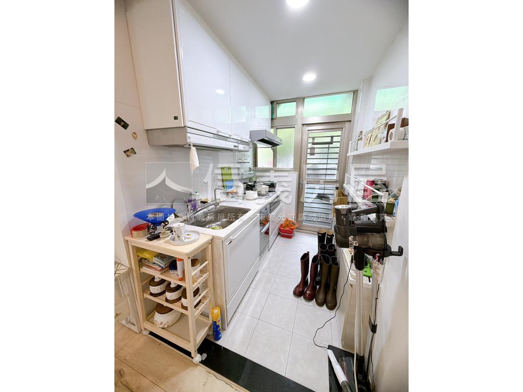 近捷運簡約風美兩房房屋室內格局與周邊環境