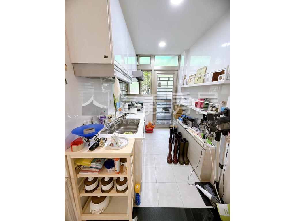 近捷運簡約風美兩房房屋室內格局與周邊環境