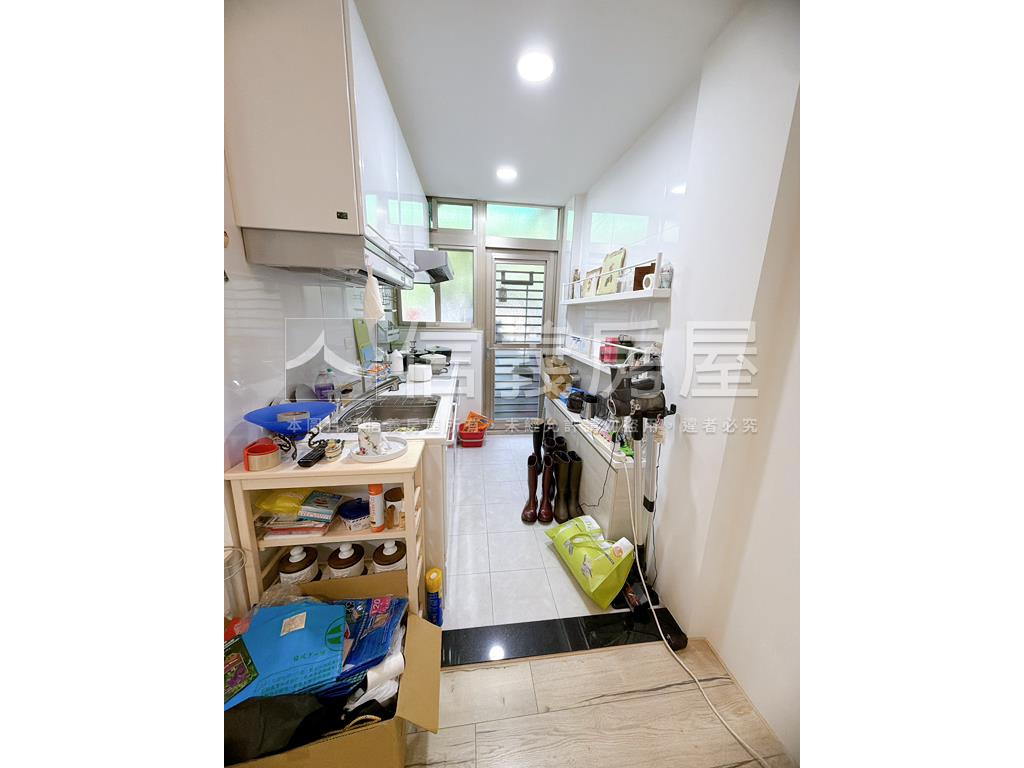 近捷運簡約風美兩房房屋室內格局與周邊環境