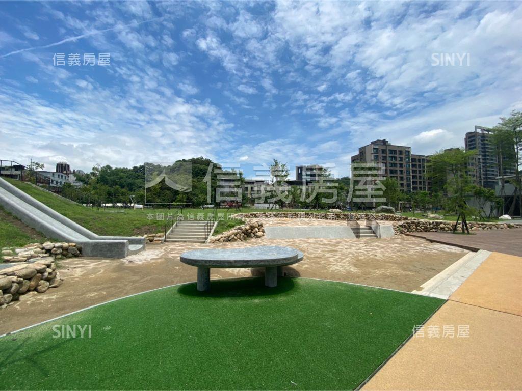 近捷運簡約風美兩房房屋室內格局與周邊環境