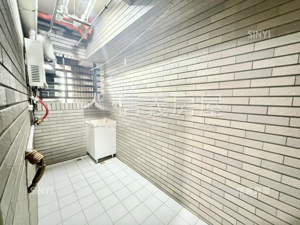 Ａ１７雲詠面中庭兩房房屋室內格局與周邊環境