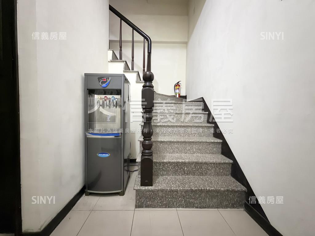 仁德輕屋齡傳統車墅房屋室內格局與周邊環境