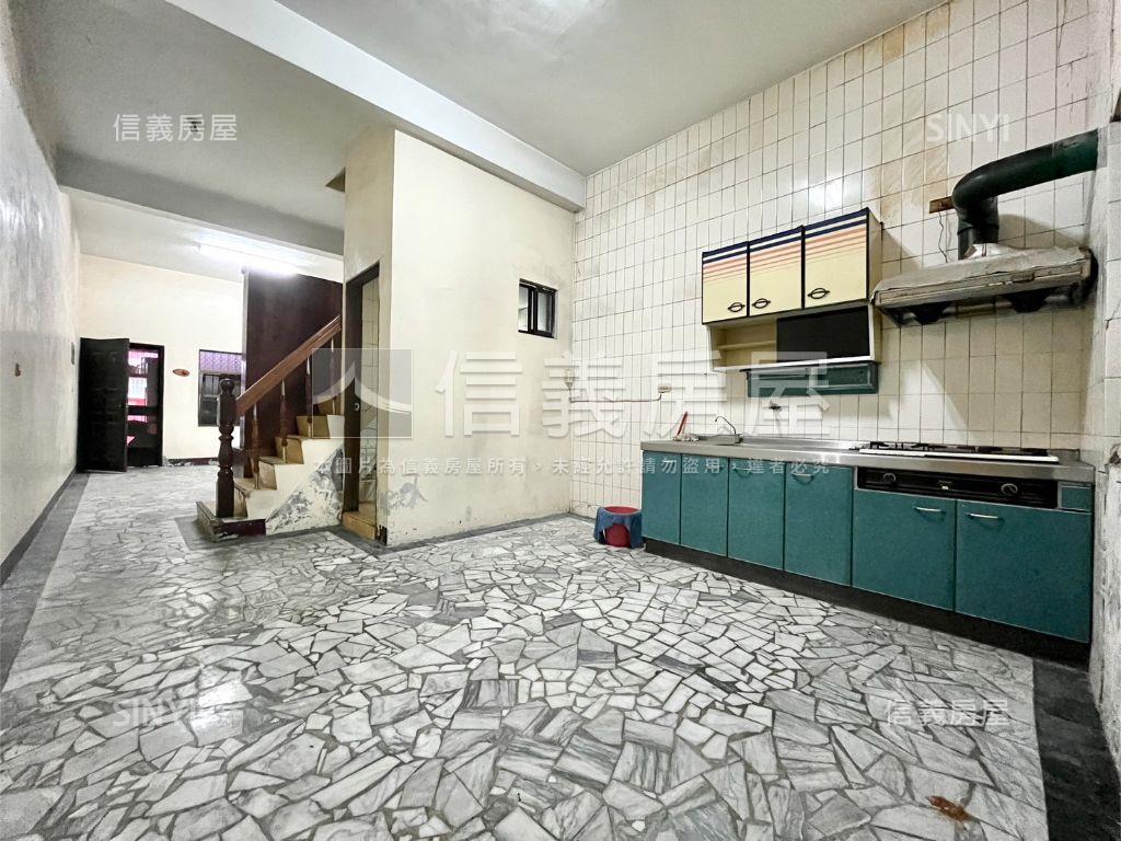 專約！低總價臨路車庫透天房屋室內格局與周邊環境