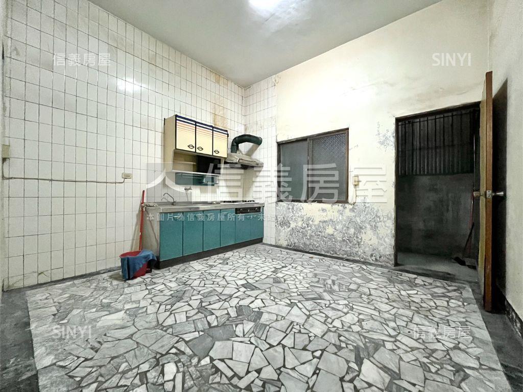 專約！低總價臨路車庫透天房屋室內格局與周邊環境