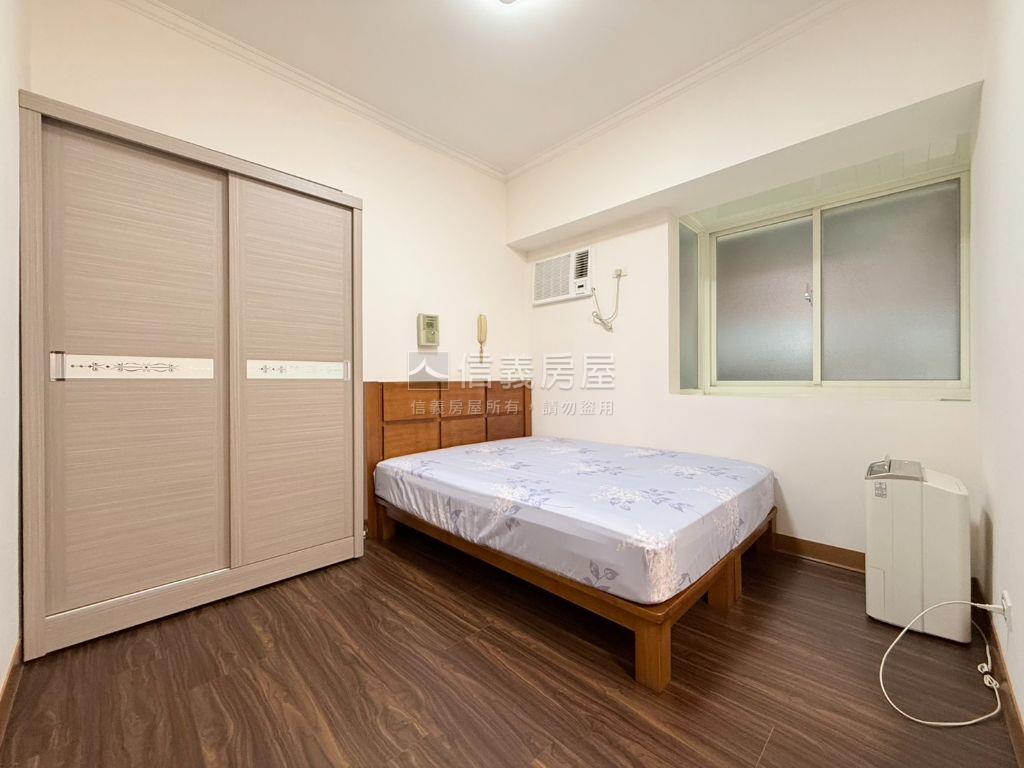 稀有台北奇蹟美妝套房房屋室內格局與周邊環境