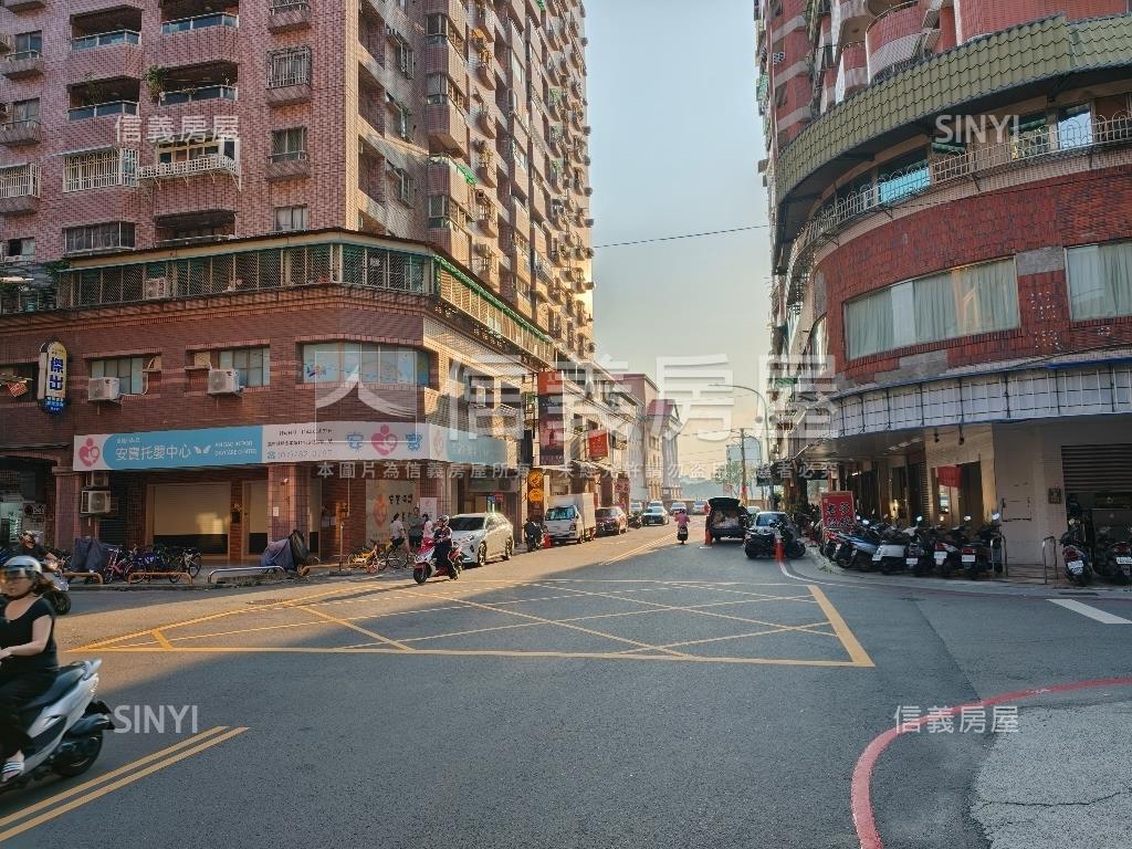 鳳陽▲面寬角窗金店面房屋室內格局與周邊環境