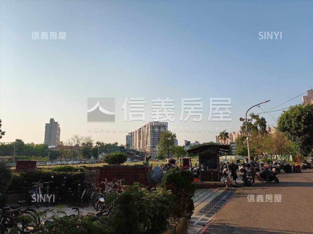 鳳陽▲面寬角窗金店面房屋室內格局與周邊環境