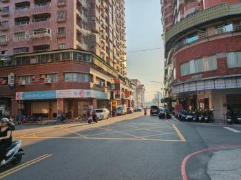 鳳陽▲面寬角窗金店面