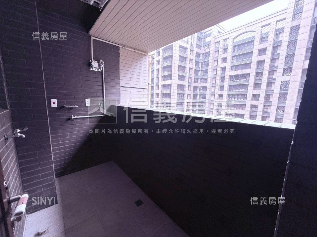 近高鐵．園首之道兩房車位房屋室內格局與周邊環境