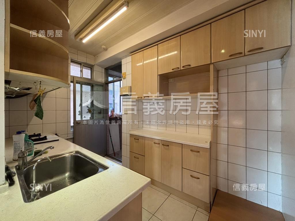 水噹噹樓中樓景觀大戶房屋室內格局與周邊環境