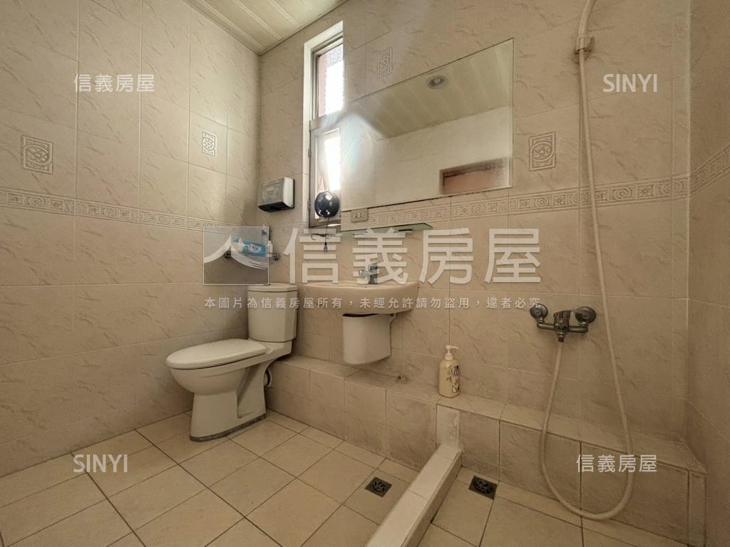 水噹噹樓中樓景觀大戶房屋室內格局與周邊環境