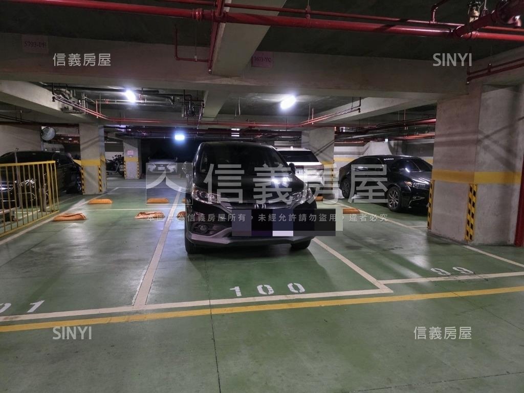 中正川普三房平面車位房屋室內格局與周邊環境