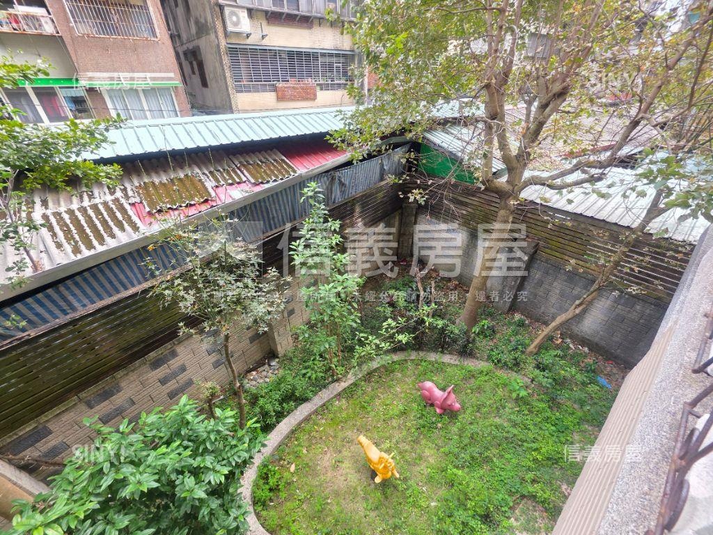 中正川普三房平面車位房屋室內格局與周邊環境