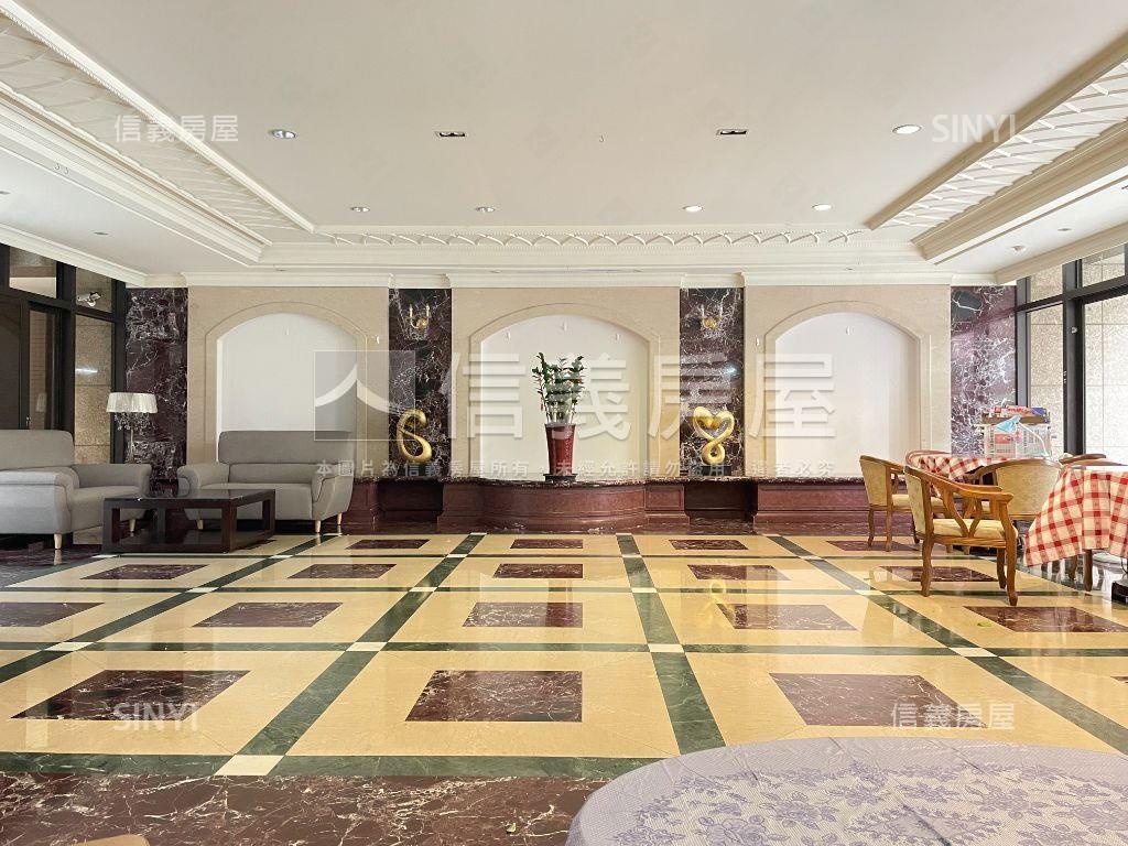 中正川普三房平面車位房屋室內格局與周邊環境