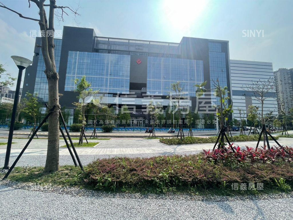 中正川普三房平面車位房屋室內格局與周邊環境