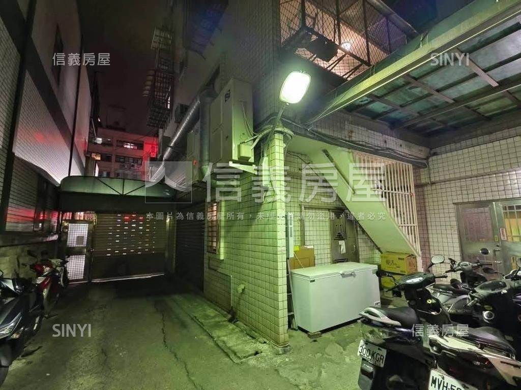 黃金集賢收租店面１＋２樓房屋室內格局與周邊環境