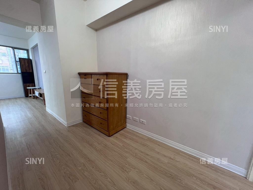 黃金集賢收租店面１＋２樓房屋室內格局與周邊環境
