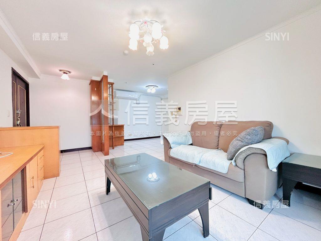 國泰瑞士花園高樓美三房房屋室內格局與周邊環境