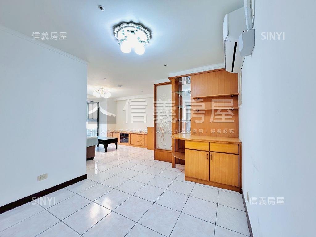 國泰瑞士花園高樓美三房房屋室內格局與周邊環境