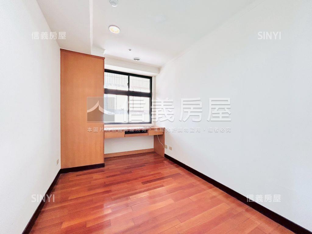 國泰瑞士花園高樓美三房房屋室內格局與周邊環境