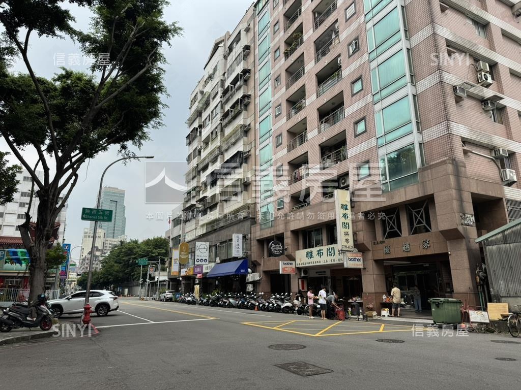 北區漂亮大三房車位面公園房屋室內格局與周邊環境