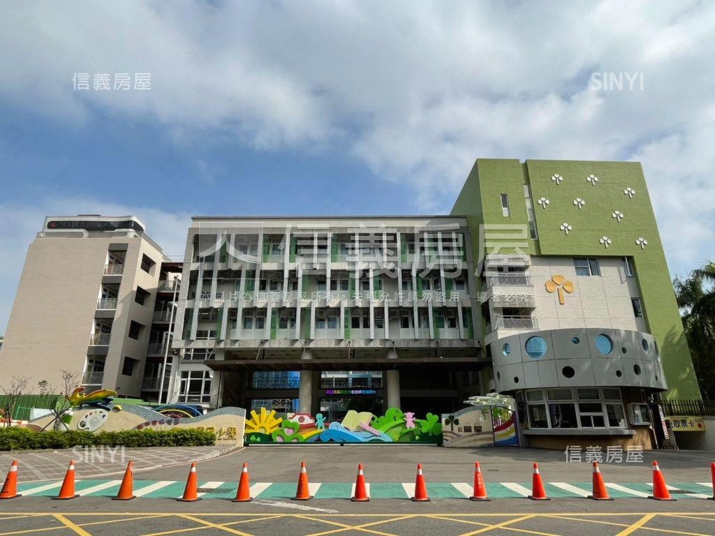 忠誠新村稀有釋出二樓房屋室內格局與周邊環境