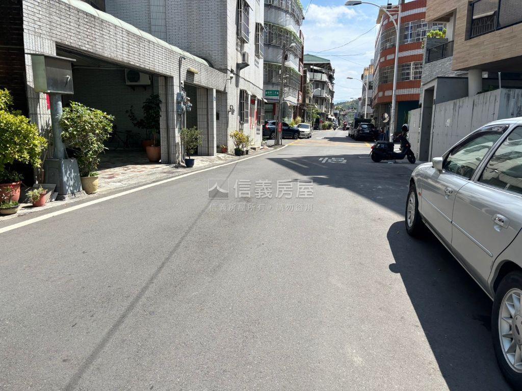 近炎峰國小約７０．４坪地房屋室內格局與周邊環境