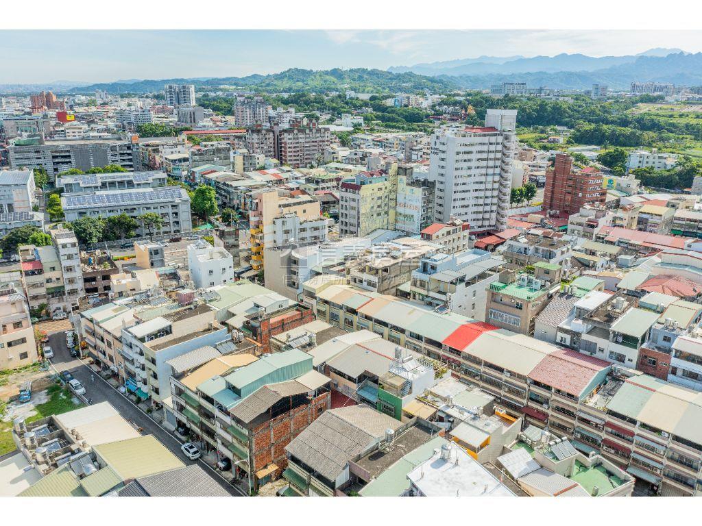 近炎峰國小約７０．４坪地房屋室內格局與周邊環境