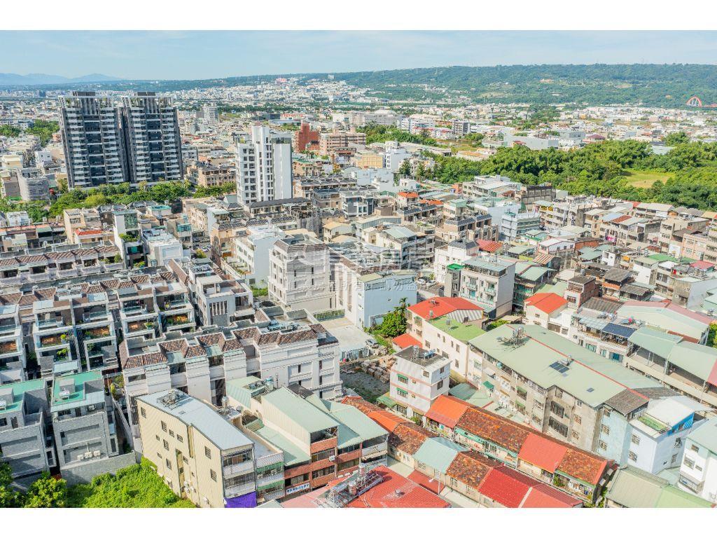 近炎峰國小約７０．４坪地房屋室內格局與周邊環境