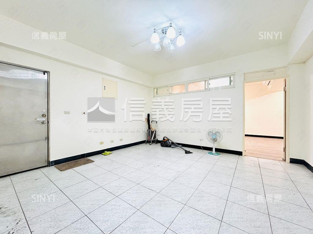 立委稀有庭院大空間房屋室內格局與周邊環境