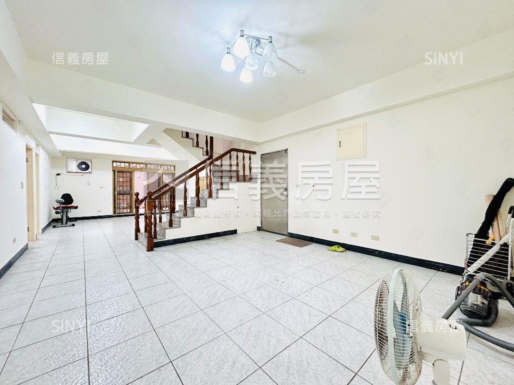 立委稀有庭院大空間房屋室內格局與周邊環境