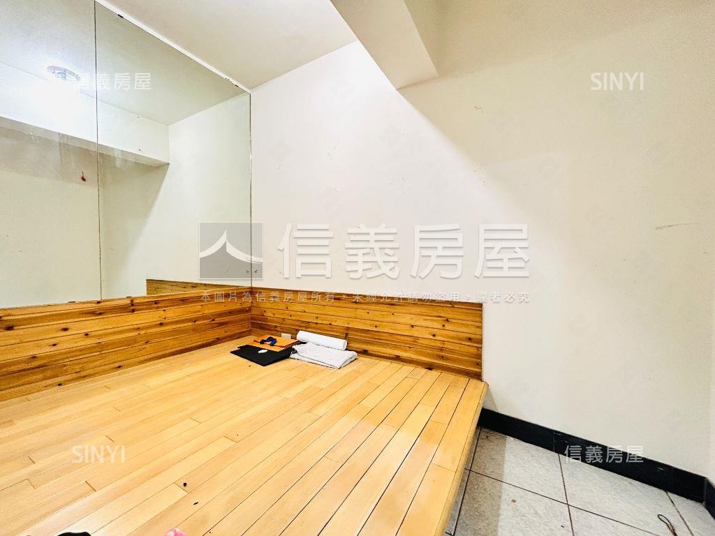 立委稀有庭院大空間房屋室內格局與周邊環境